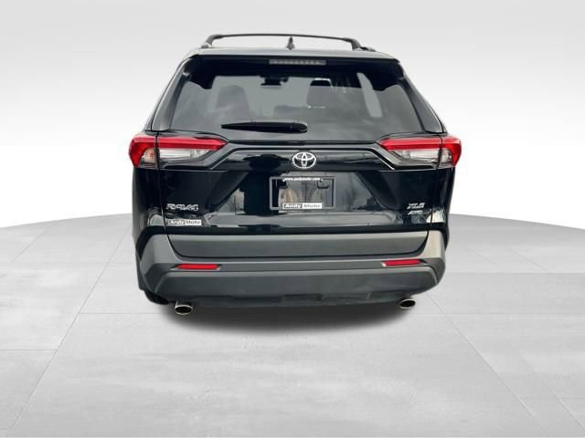 Used 2023 Toyota RAV4 XLE Premium image 6