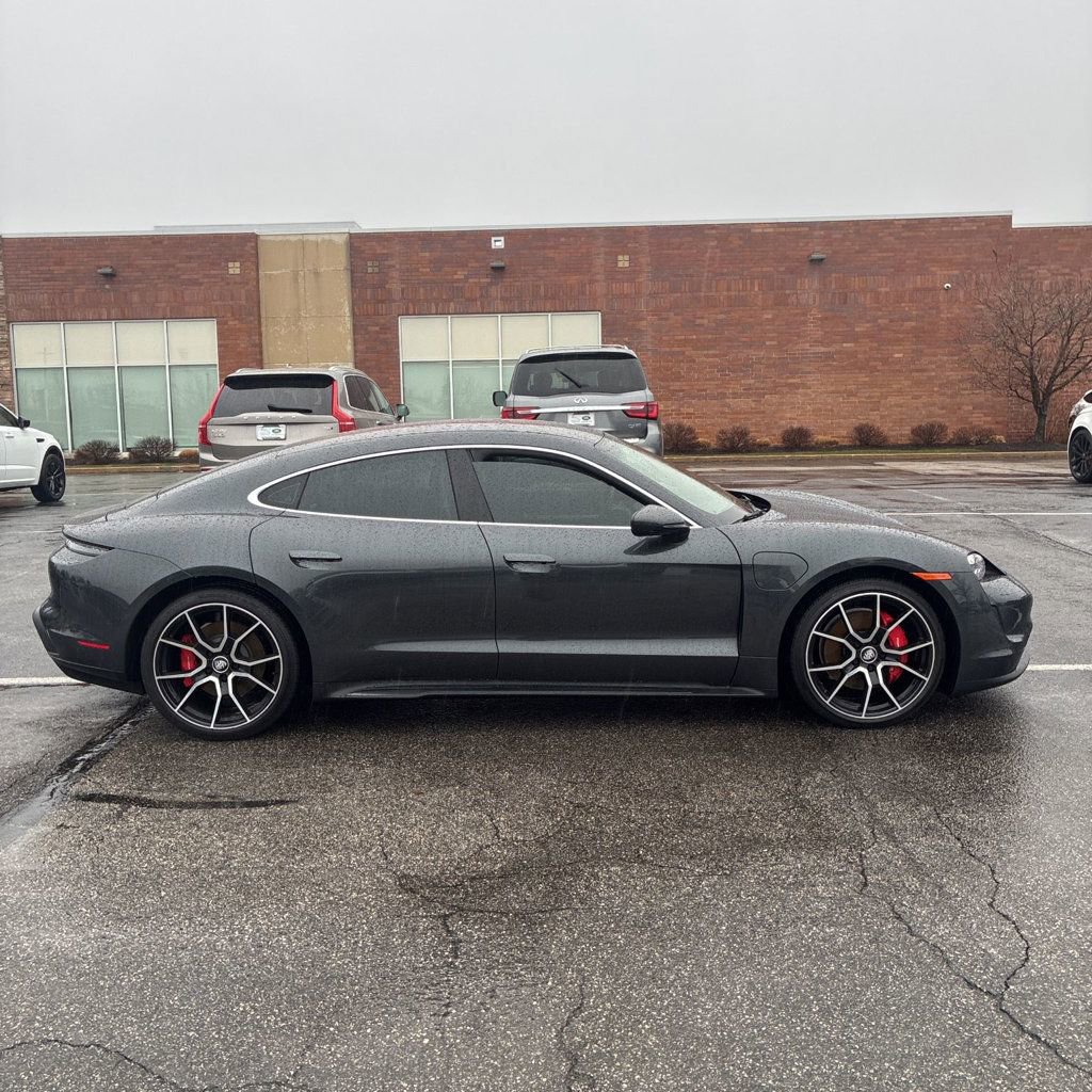 Used 2024 Porsche Taycan 4S image 3