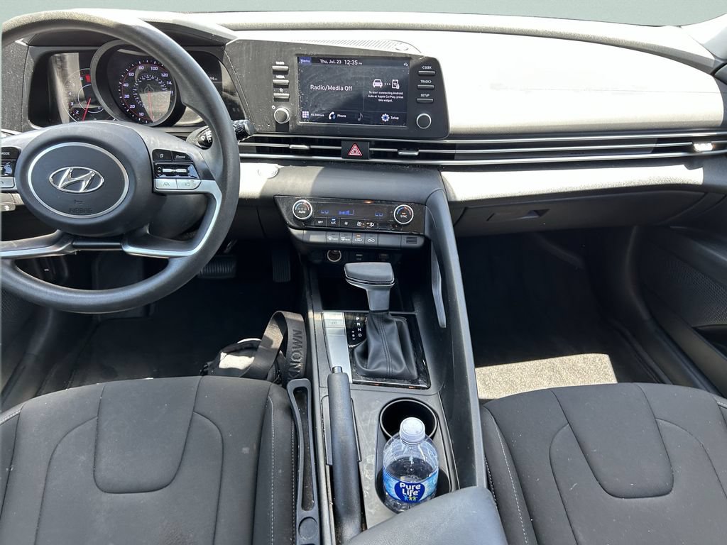 Certified 2023 Hyundai Elantra SEL w/ Preferred Accessory Package FWD image 19