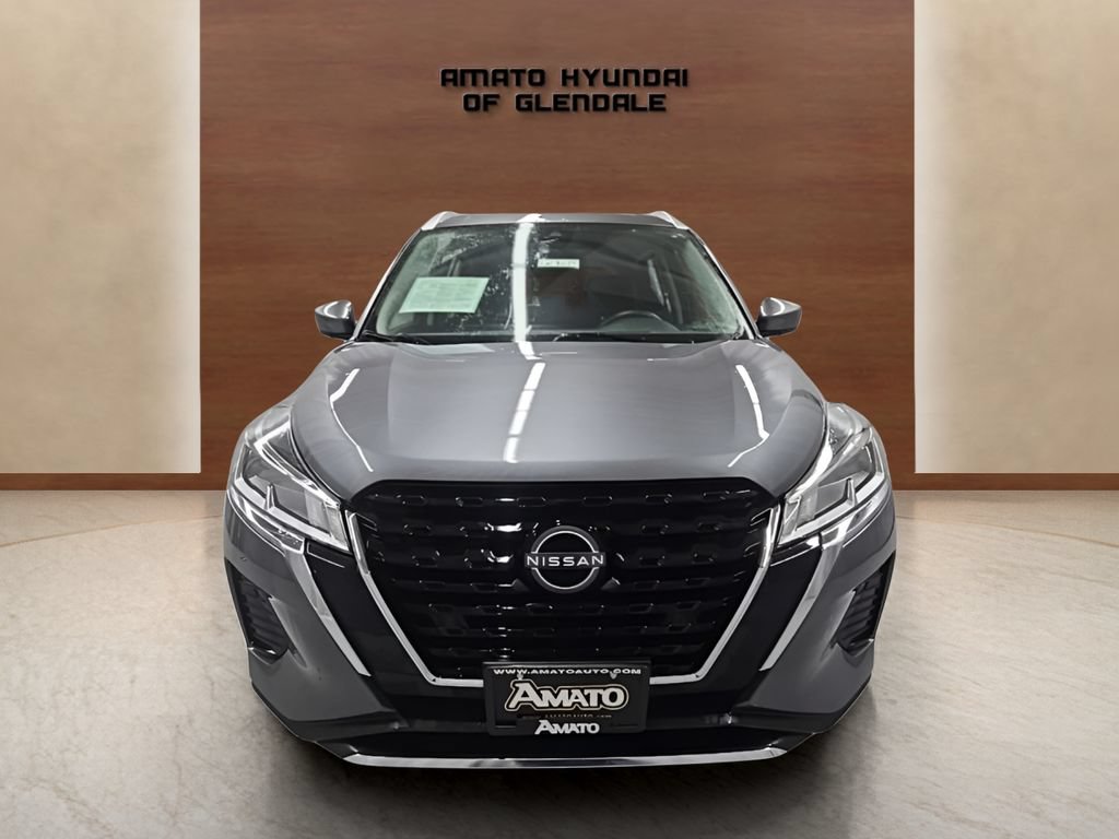 Used 2024 Nissan Kicks SV FWD image 9