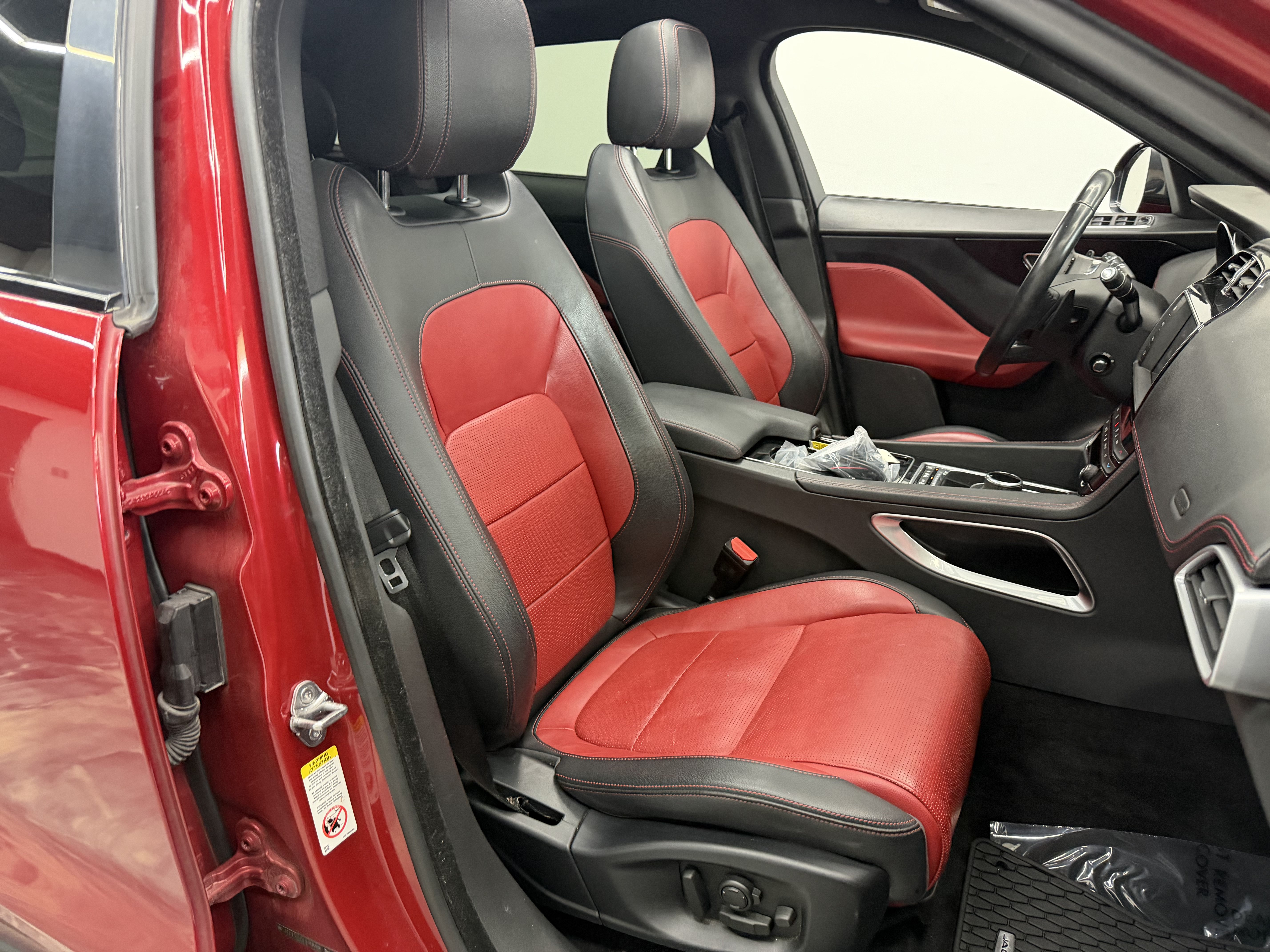 Used 2017 Jaguar F-PACE R-Sport AWD/4WD image 25