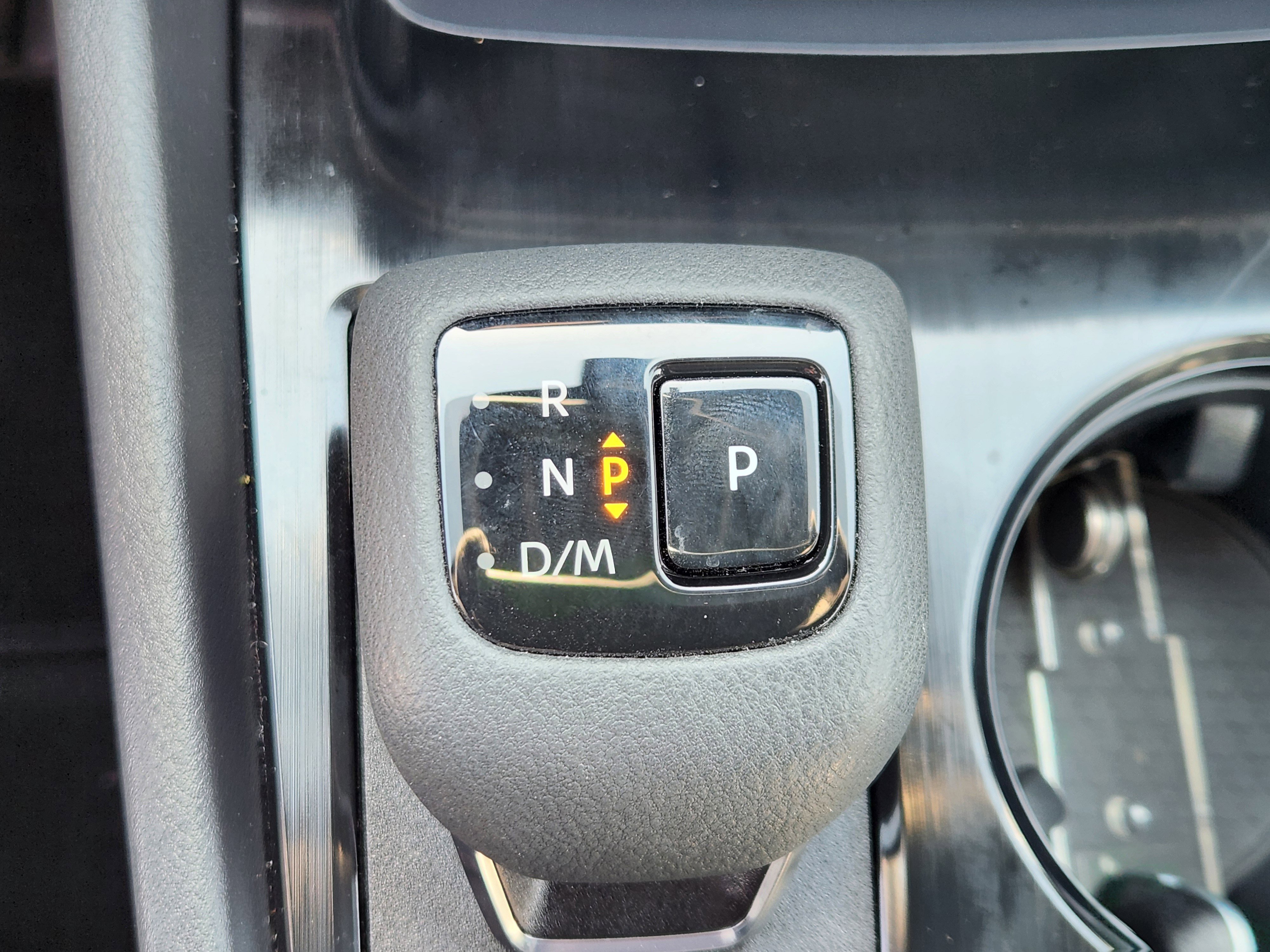 Used 2024 Nissan Rogue SV w/ SV Premium Package image 12