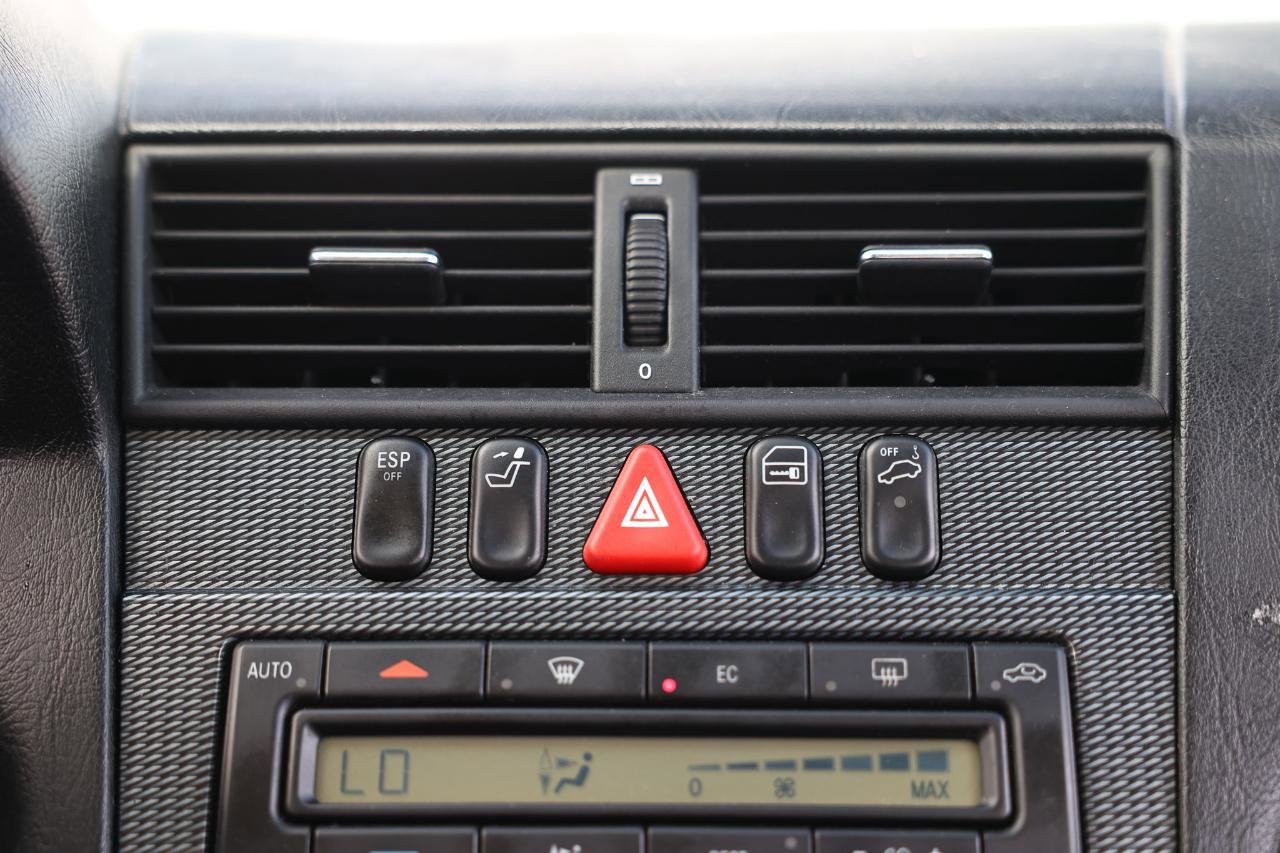 Used 2000 Mercedes-Benz C 280 Sedan image 31