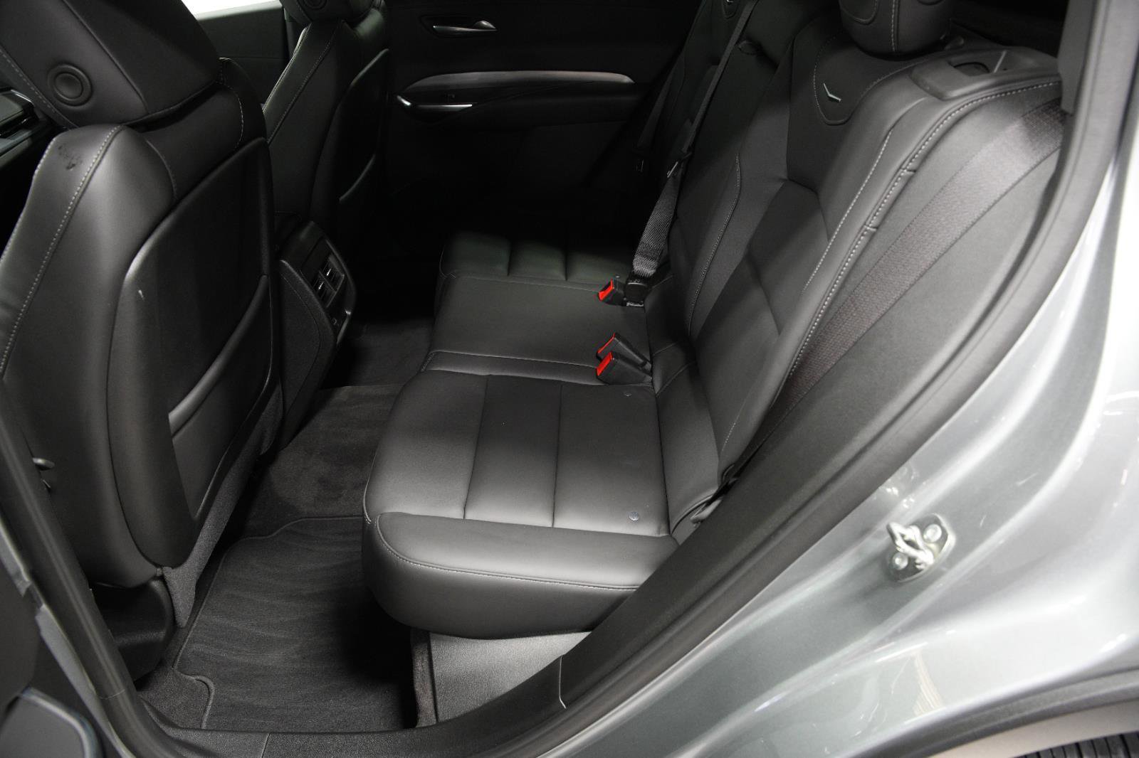 Used 2025 Cadillac XT4 Premium Luxury image 21