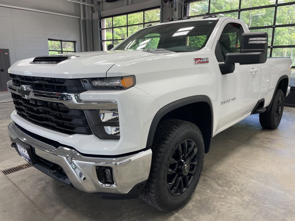 Used 2025 Chevrolet Silverado 2500 LT image 4