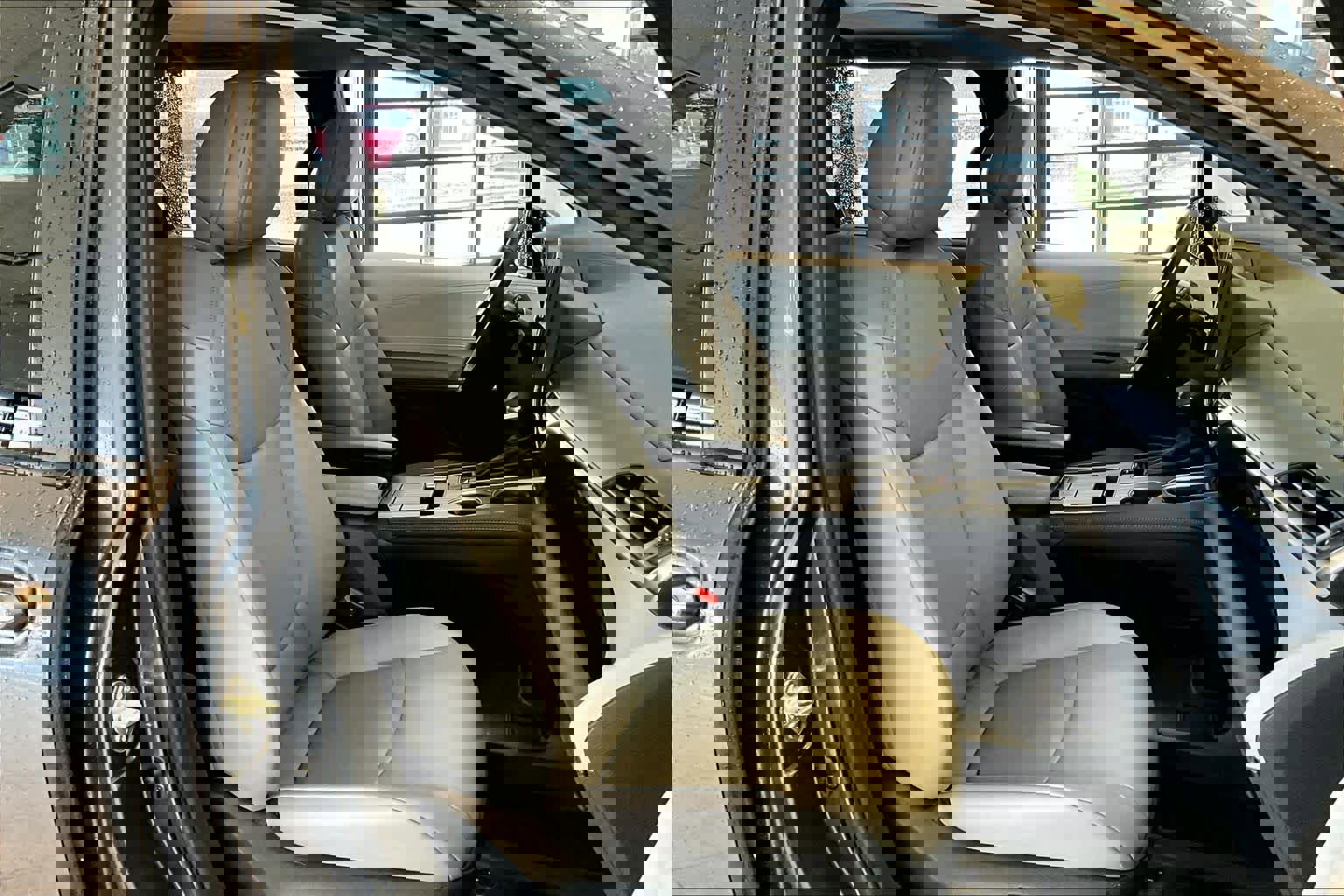 Used 2025 Toyota Sienna XLE w/ XLE Plus Package image 8