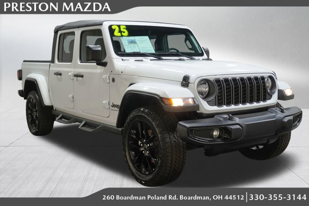 Used 2025 Jeep Gladiator Sport image 1