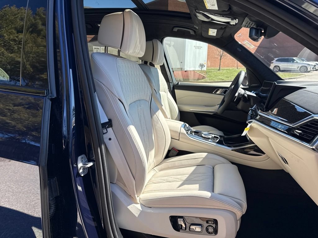 New 2026 BMW X7 xDrive40i w/ M Sport Package AWD/4WD image 31
