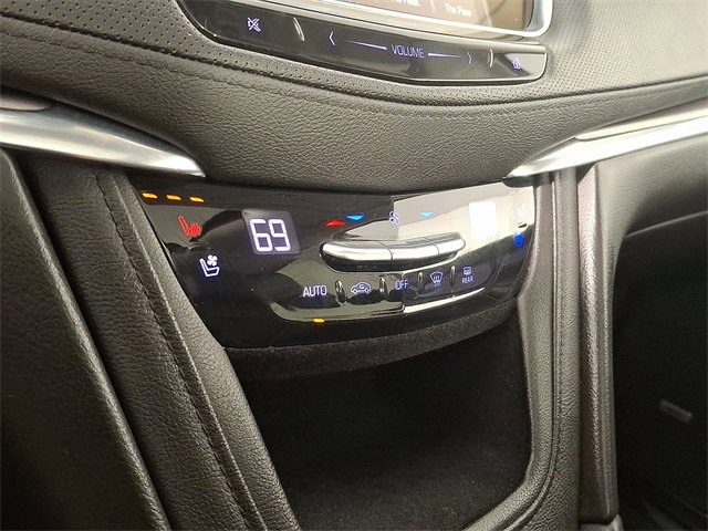 Used 2018 Cadillac XT5 Premium Luxury image 18
