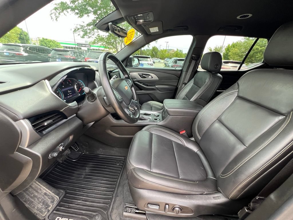 Used 2023 Chevrolet Traverse LT w/ Rear Camera Mirror Package AWD/4WD image 19
