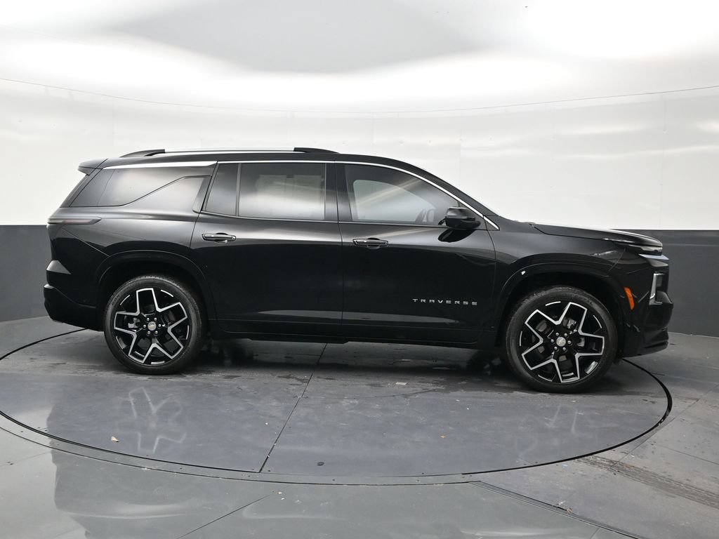 Used 2025 Chevrolet Traverse High Country FWD image 6