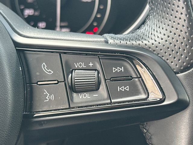 Used 2022 Alfa Romeo Stelvio Ti image 32