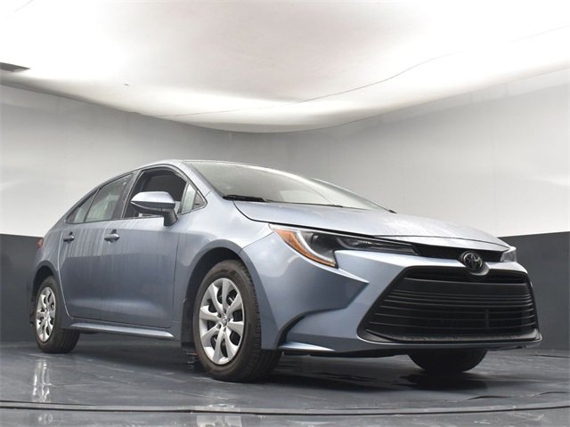 Used 2025 Toyota Corolla LE image 30