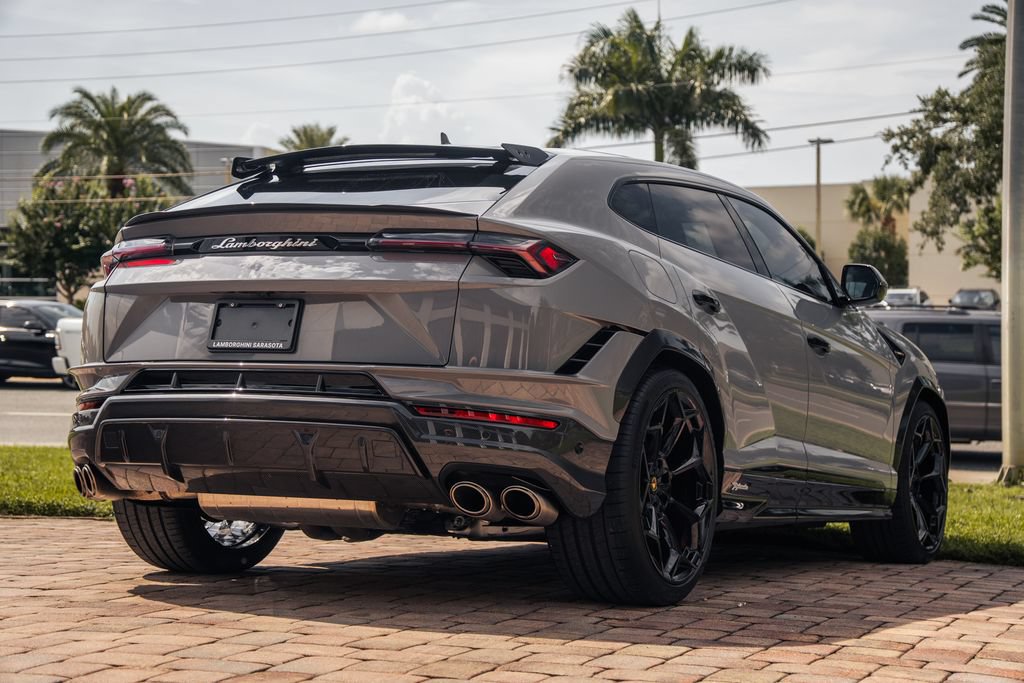 Used 2024 Lamborghini Urus Performante AWD/4WD image 6