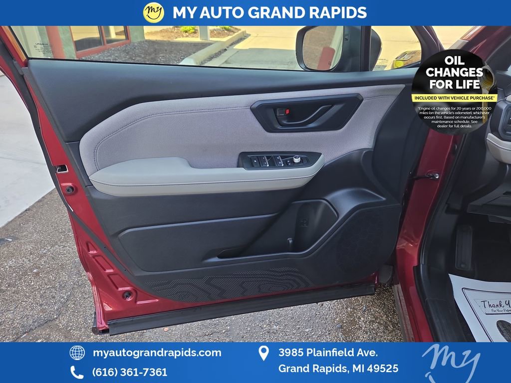 Used 2025 Subaru Forester Premium AWD/4WD image 10