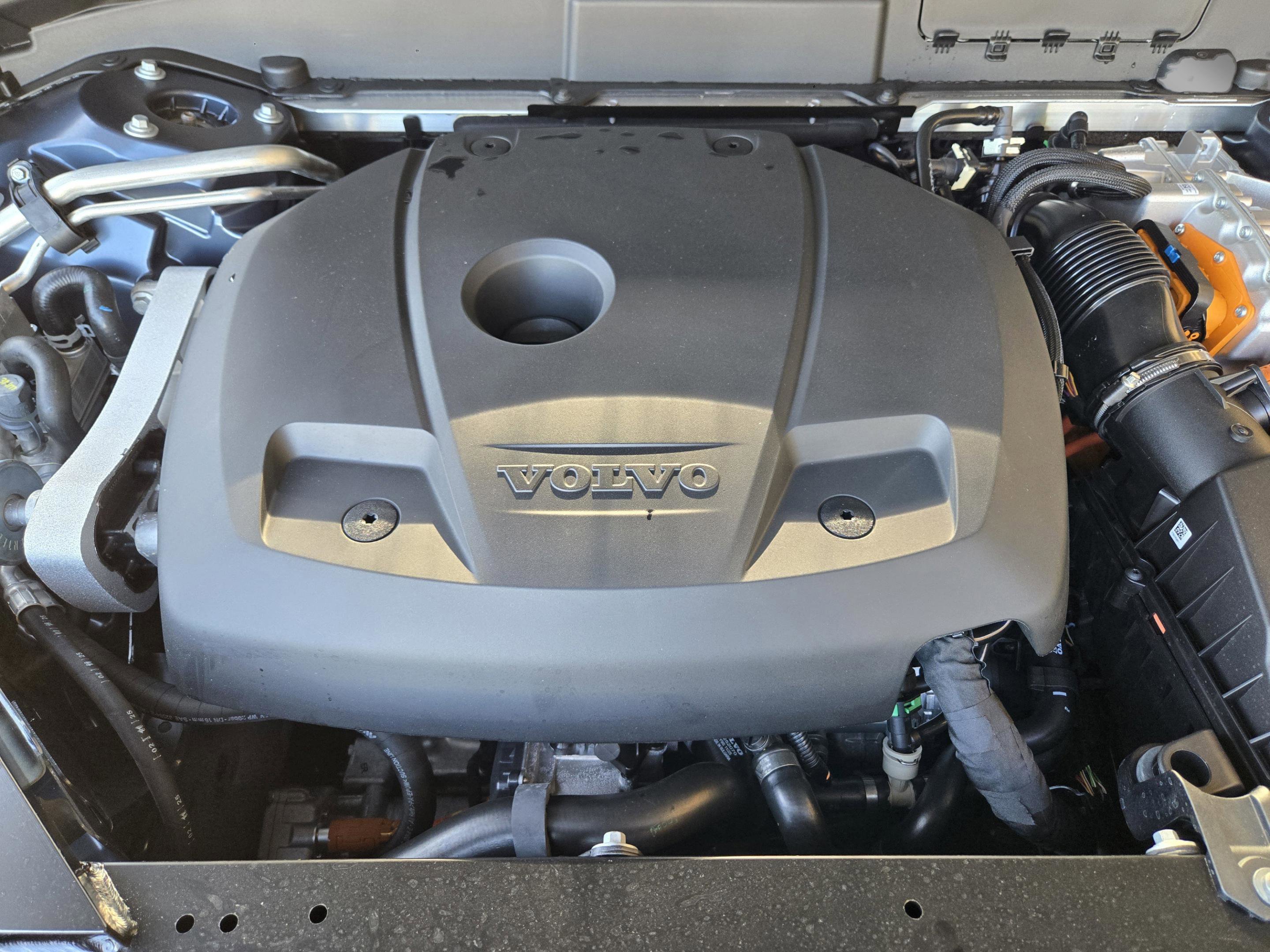 New 2026 Volvo XC60 T8 Plus w/ Protection Package Premier image 34