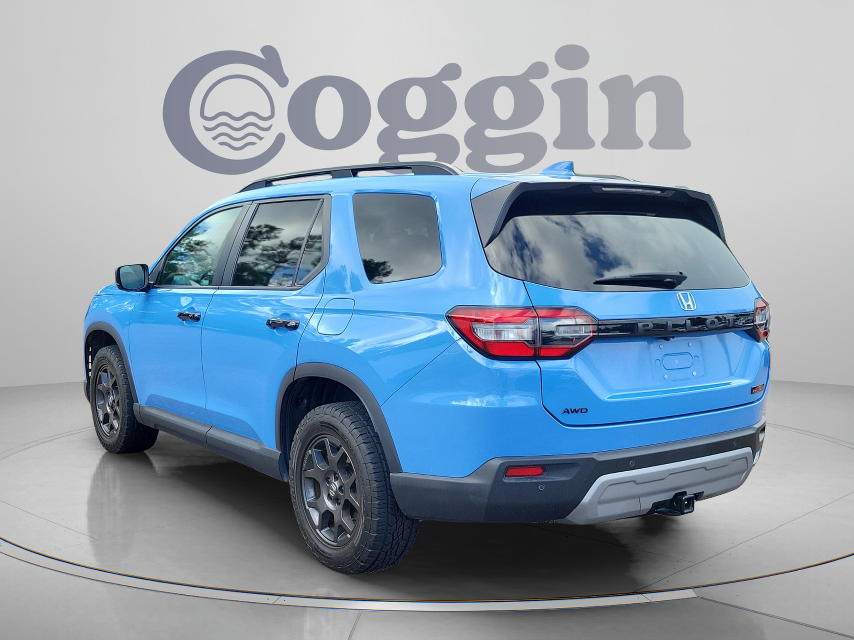 Used 2024 Honda Pilot TrailSport image 3