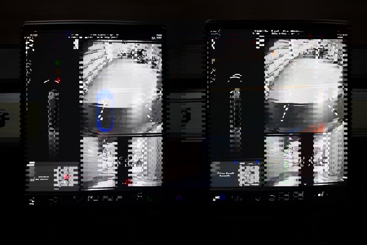 Used 2022 Tesla Model 3 Standard Range image 23