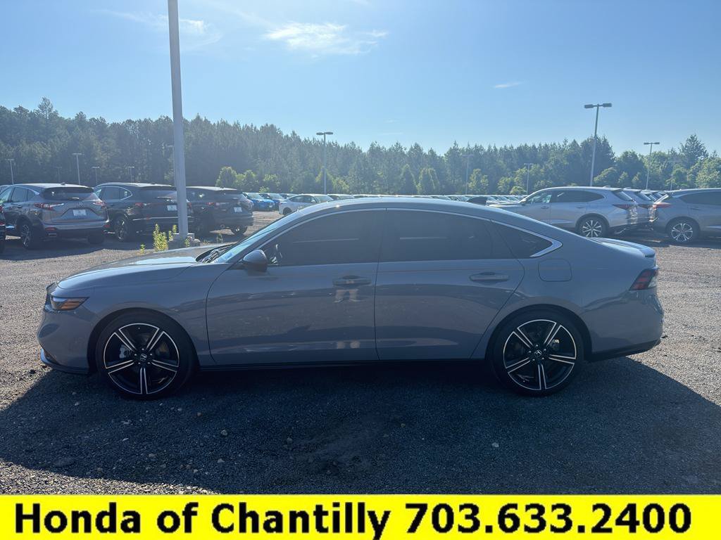 Used 2025 Honda Accord Sport image 4