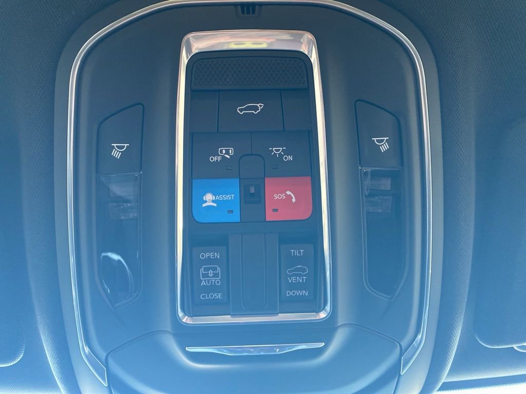 New 2025 Jeep Grand Cherokee L Altitude image 34