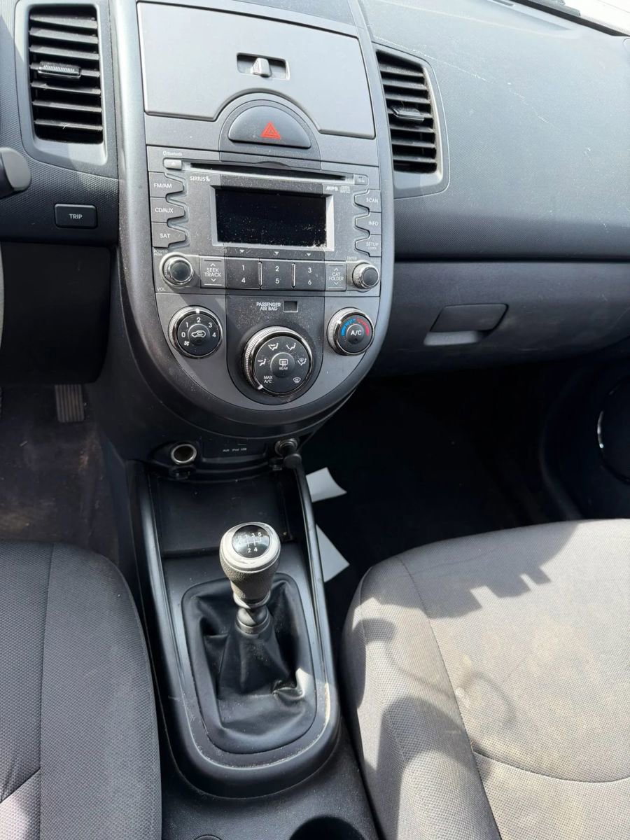 Used 2010 Kia Soul + FWD image 13
