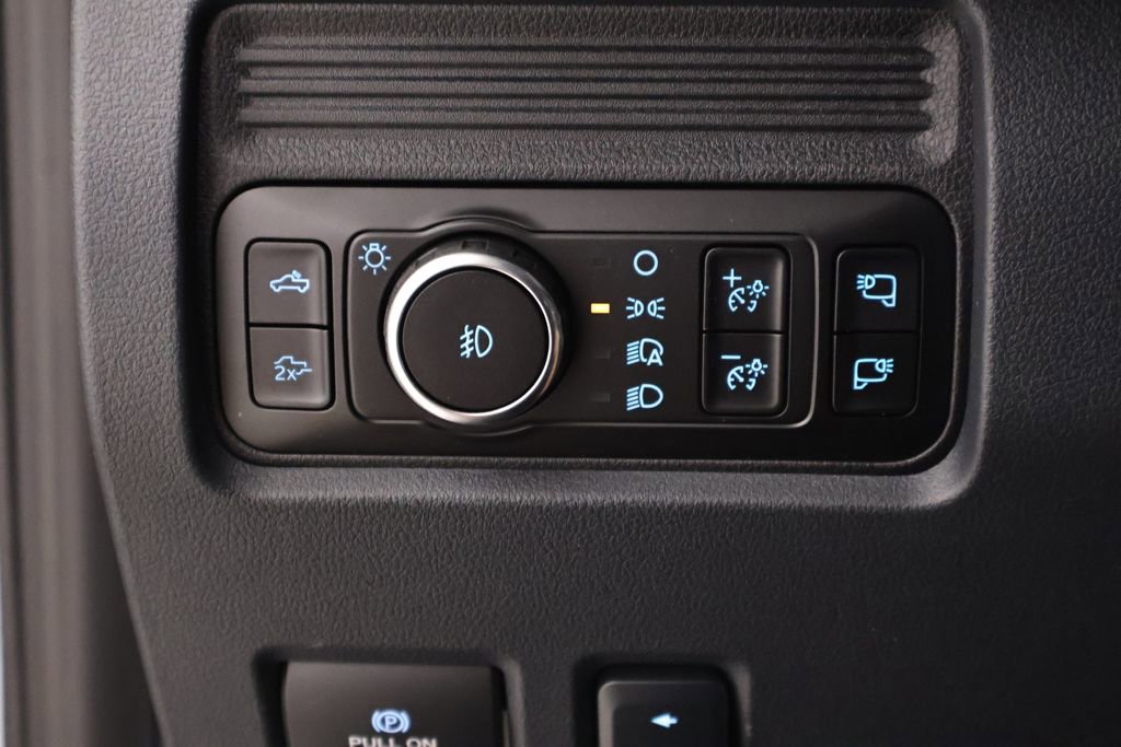 New 2026 Ford F350 Lariat w/ Black Appearance Package image 22