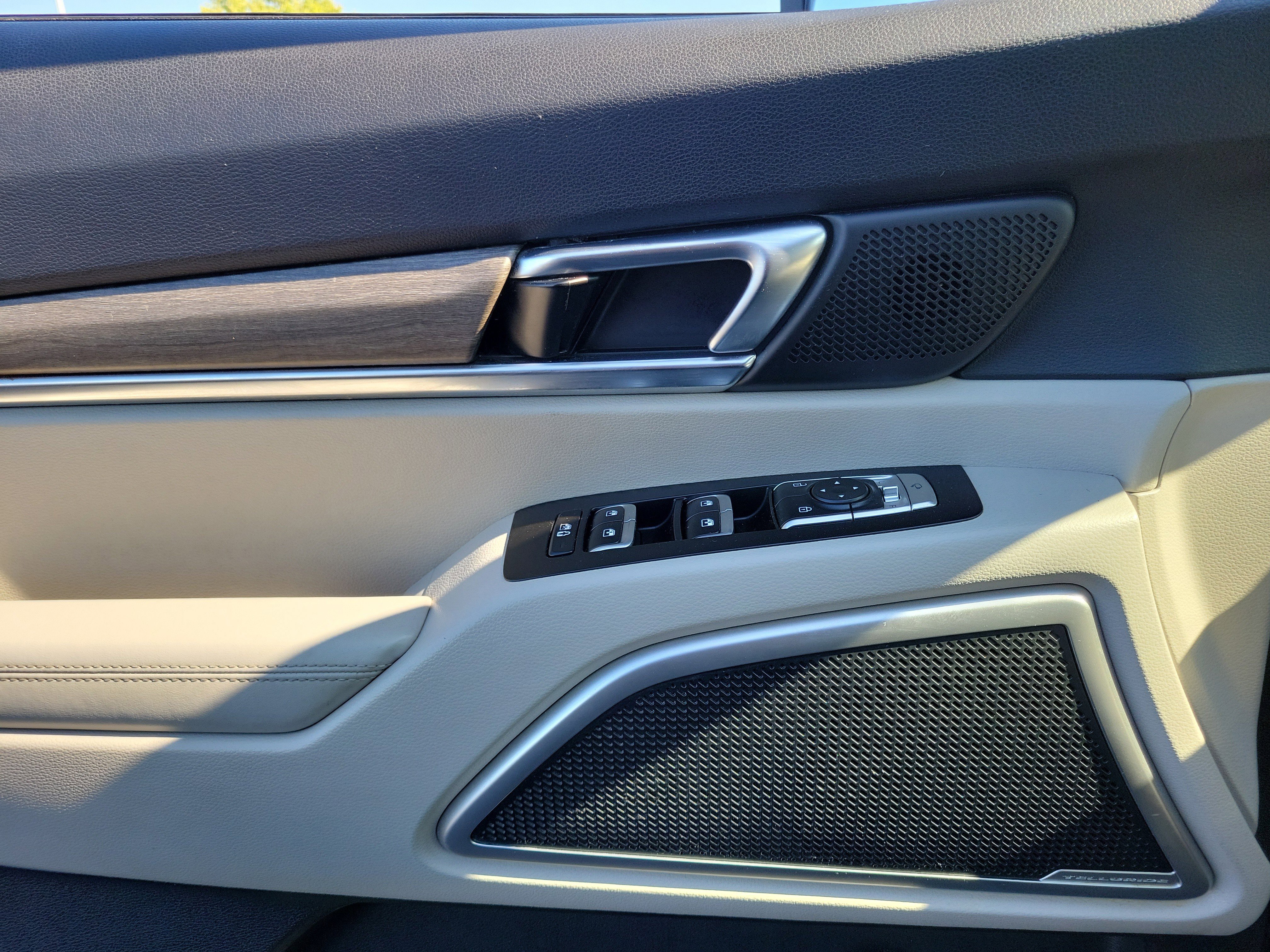 Used 2021 Kia Telluride EX w/ EX Premium Package image 26