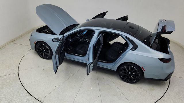 Used 2024 BMW 740i xDrive w/ Premium Package image 91