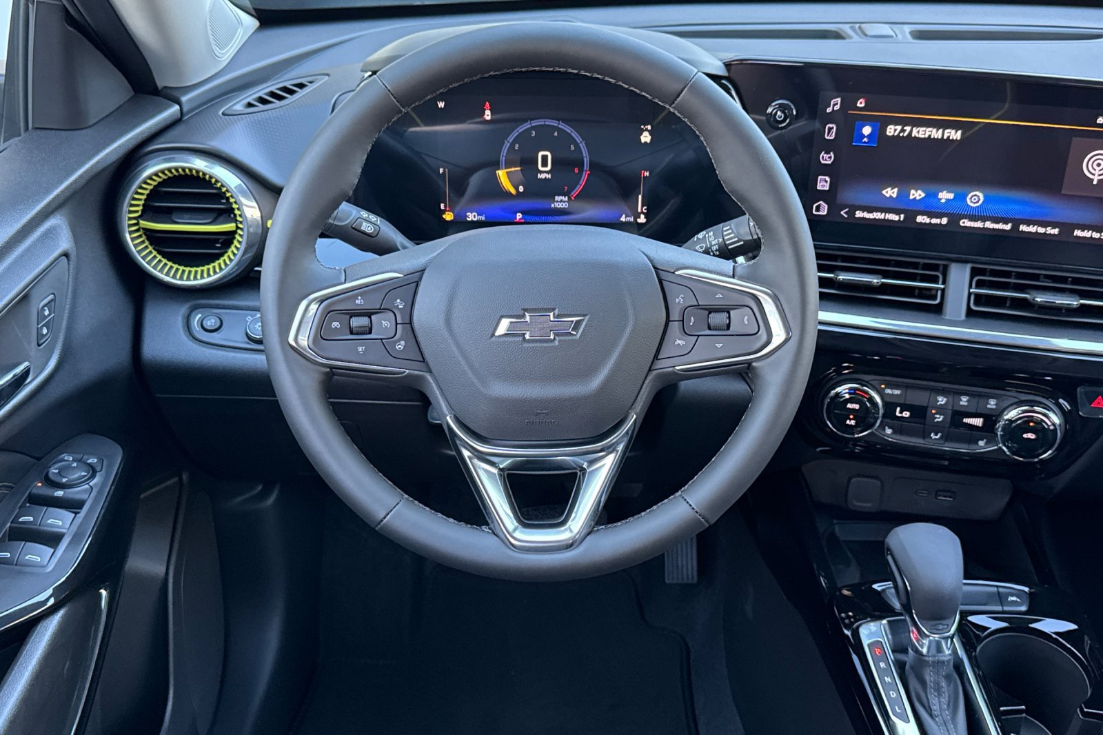 New 2026 Chevrolet Trax ACTIV w/ Sunroof Package FWD image 13