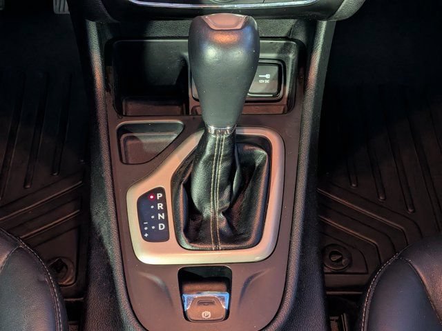 Used 2014 Jeep Cherokee Limited w/ Technology Group FWD image 19