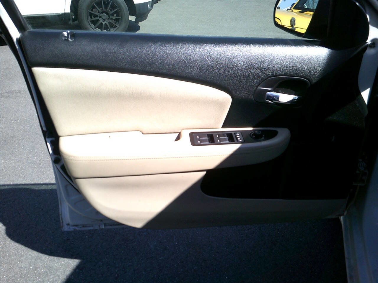 Used 2011 Dodge Avenger Mainstreet FWD image 20
