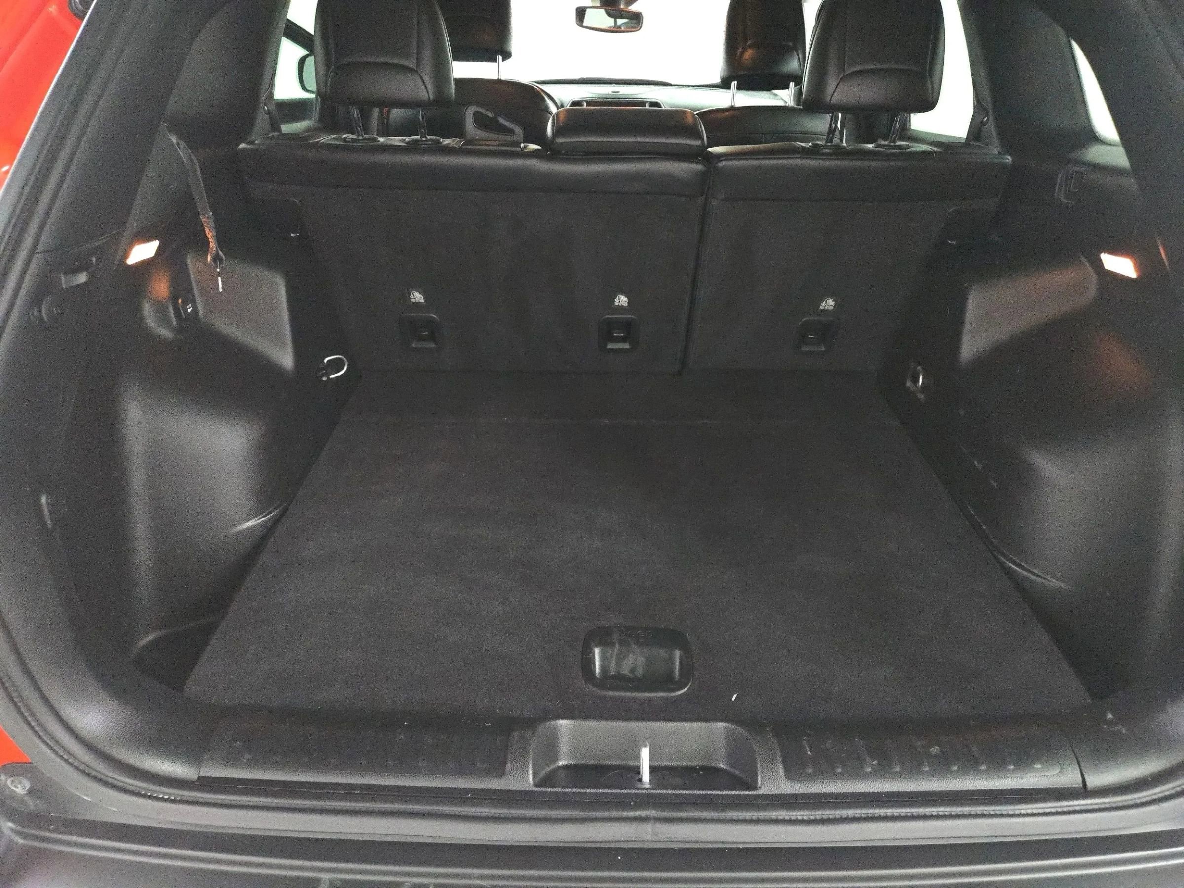 Used 2021 Jeep Cherokee Latitude image 11