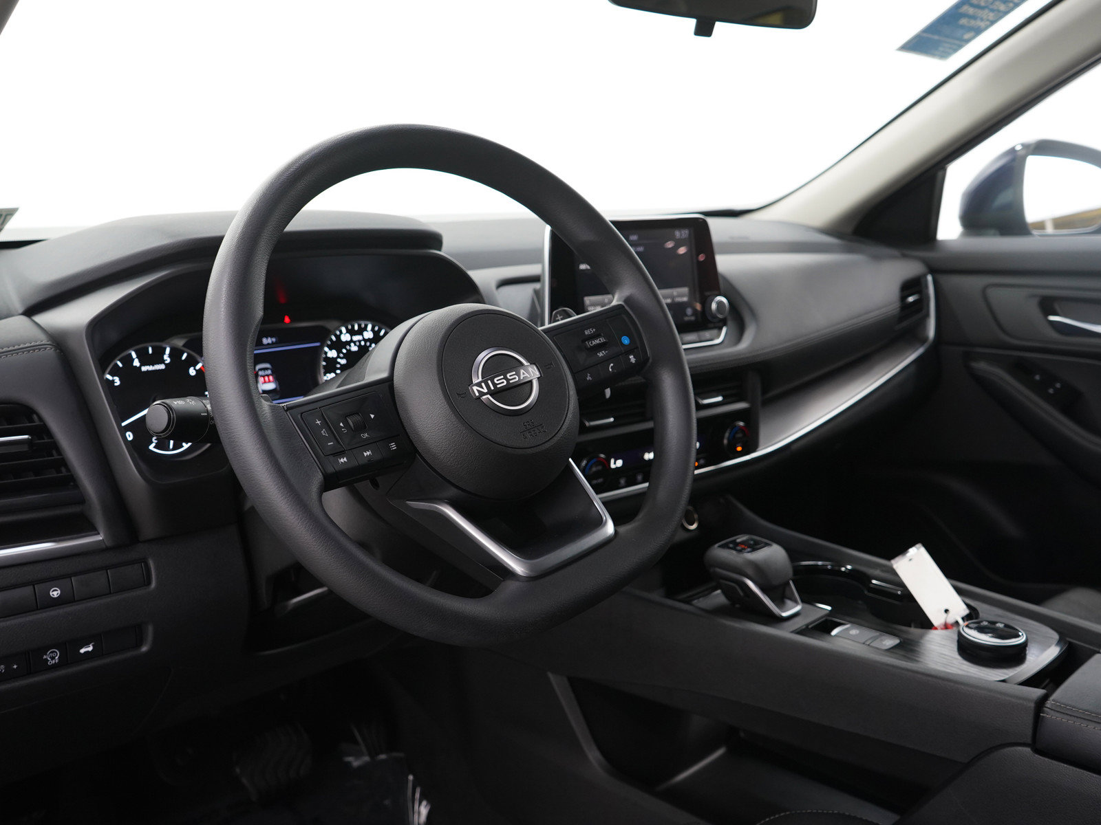 Used 2024 Nissan Rogue SV AWD/4WD image 26