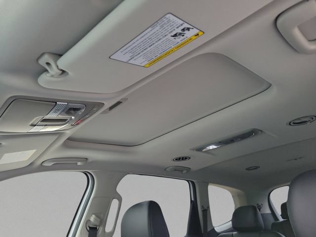 Certified 2025 Kia Telluride EX w/ EX Captain's Chair Package FWD image 33