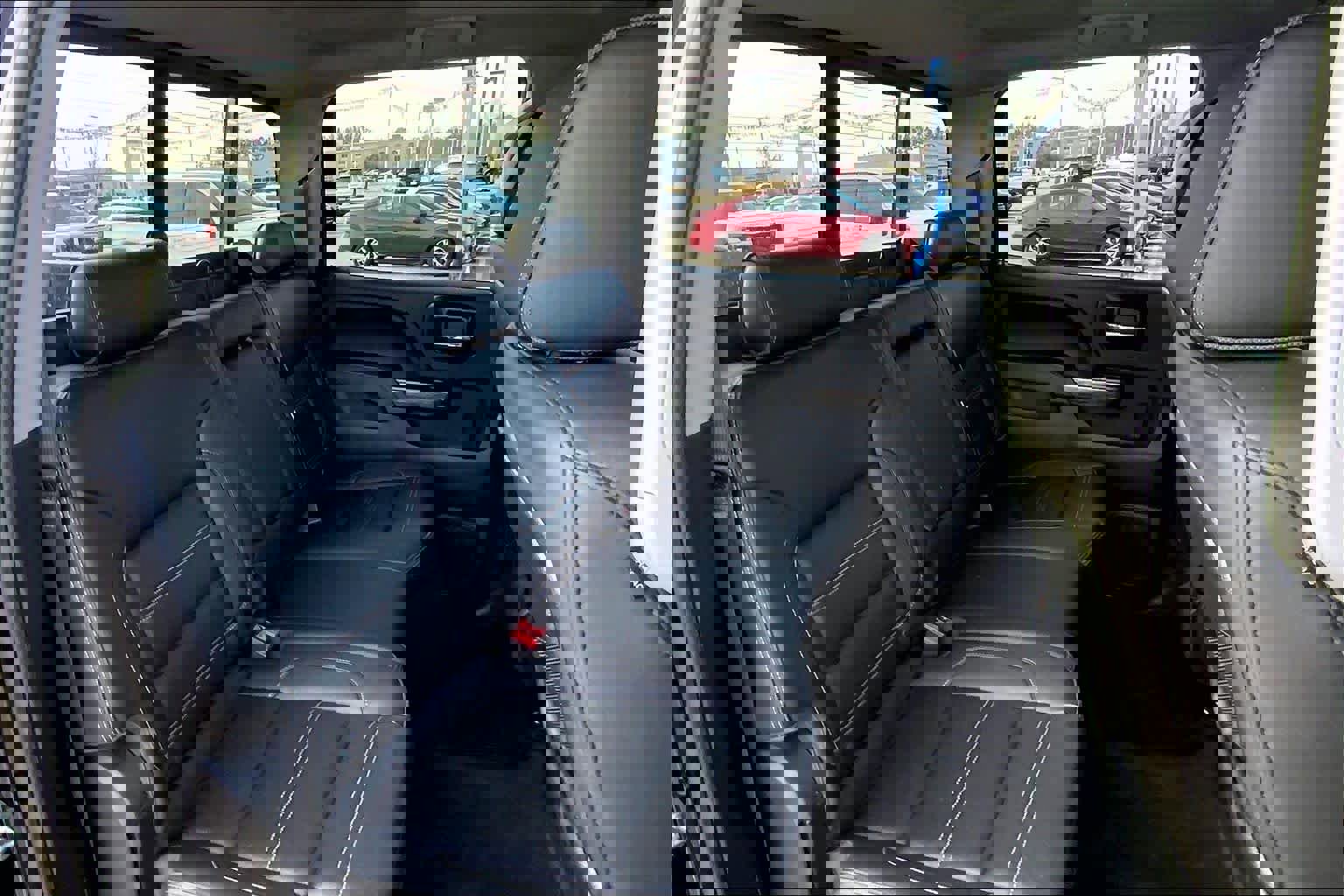 Used 2015 GMC Sierra 2500 Denali w/ Suspension Package, Off-Road image 19