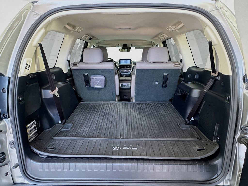 Used 2023 Lexus GX 460 Premium w/ Accessory Package AWD/4WD image 27