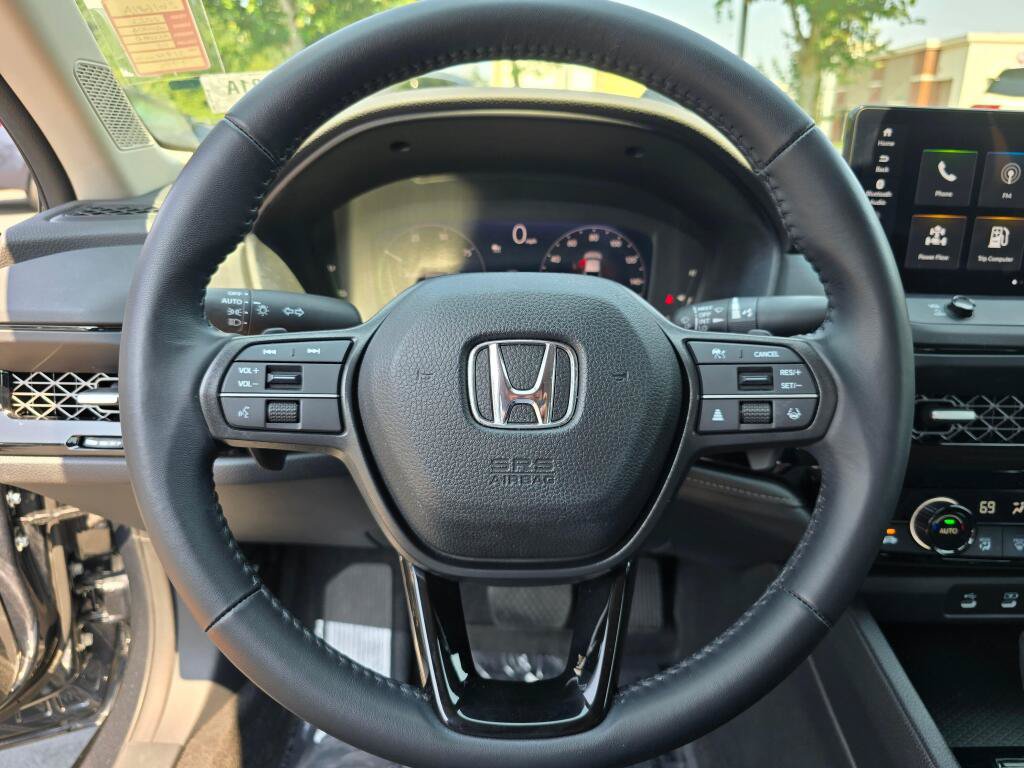 Used 2023 Honda Accord EX-L image 18