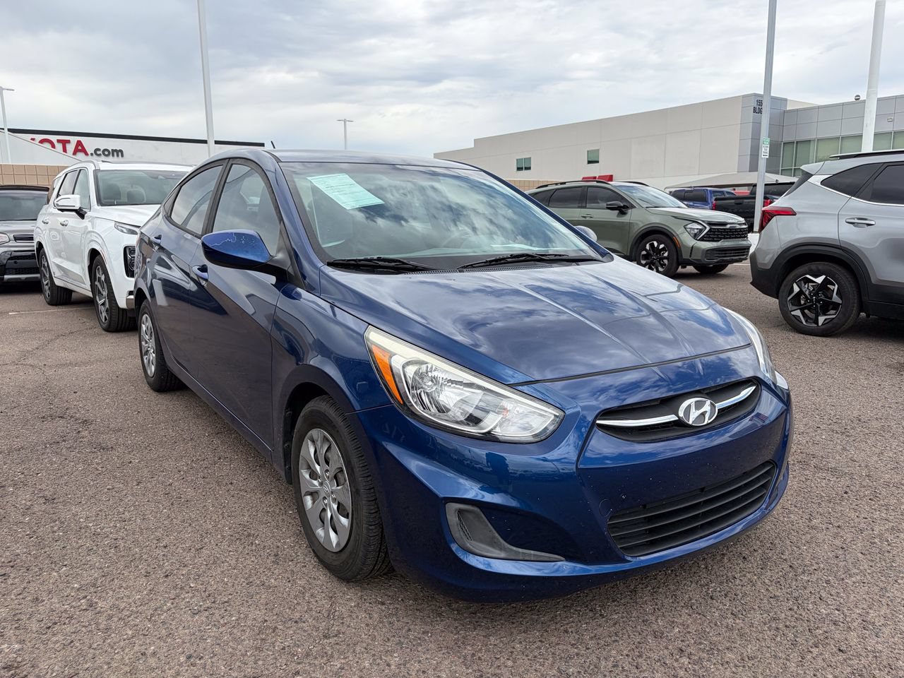 Used 2016 Hyundai Accent SE FWD image 2