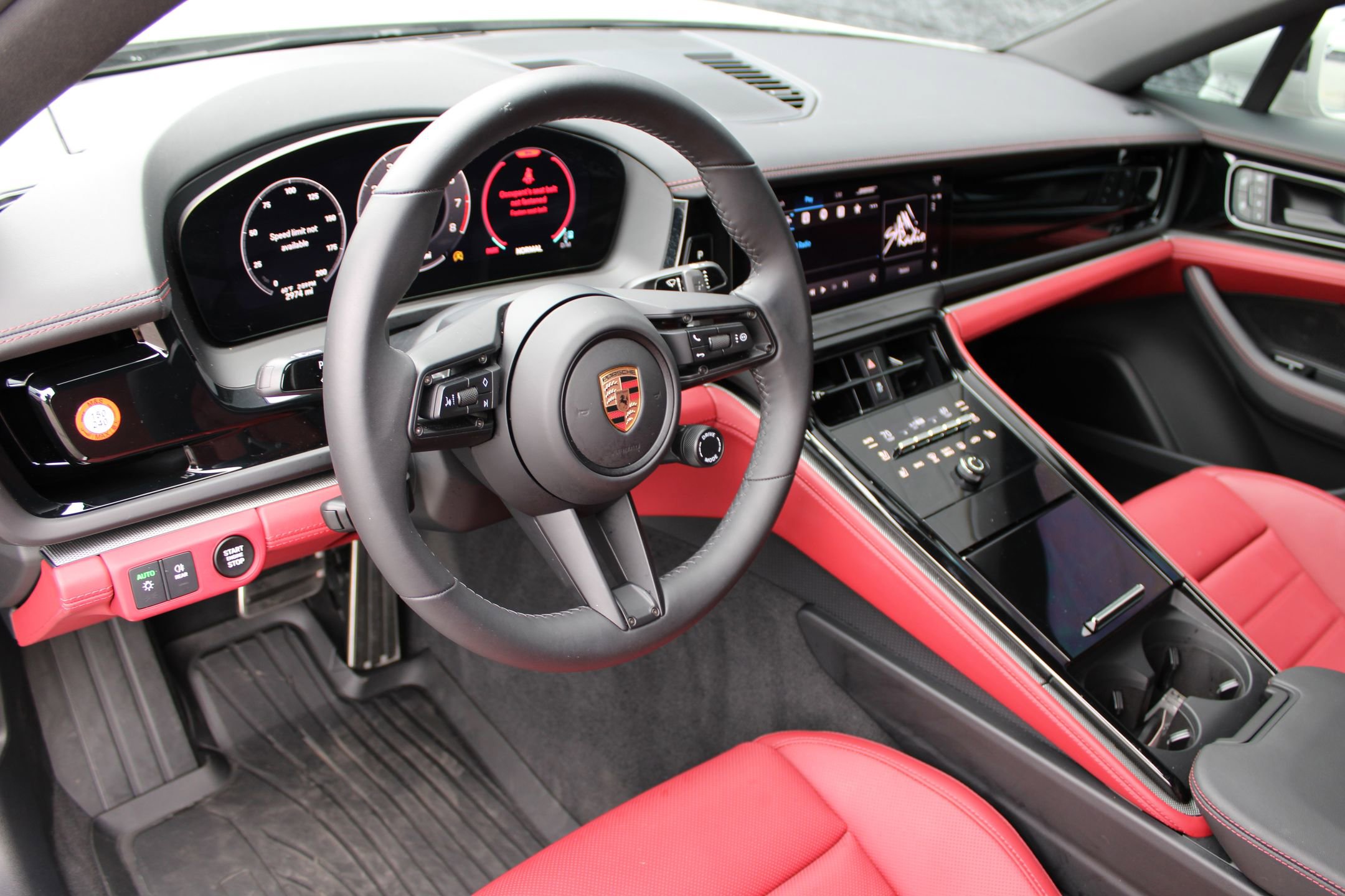 Certified 2025 Porsche Panamera 4 image 4