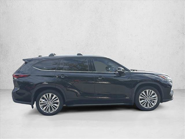 Used 2024 Toyota Highlander Platinum AWD/4WD video 4