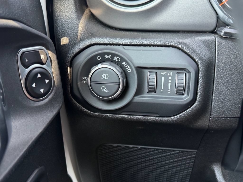 Used 2022 Jeep Gladiator Sport AWD/4WD image 18