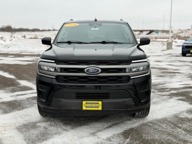 Used 2024 Ford Expedition Max XLT image 2