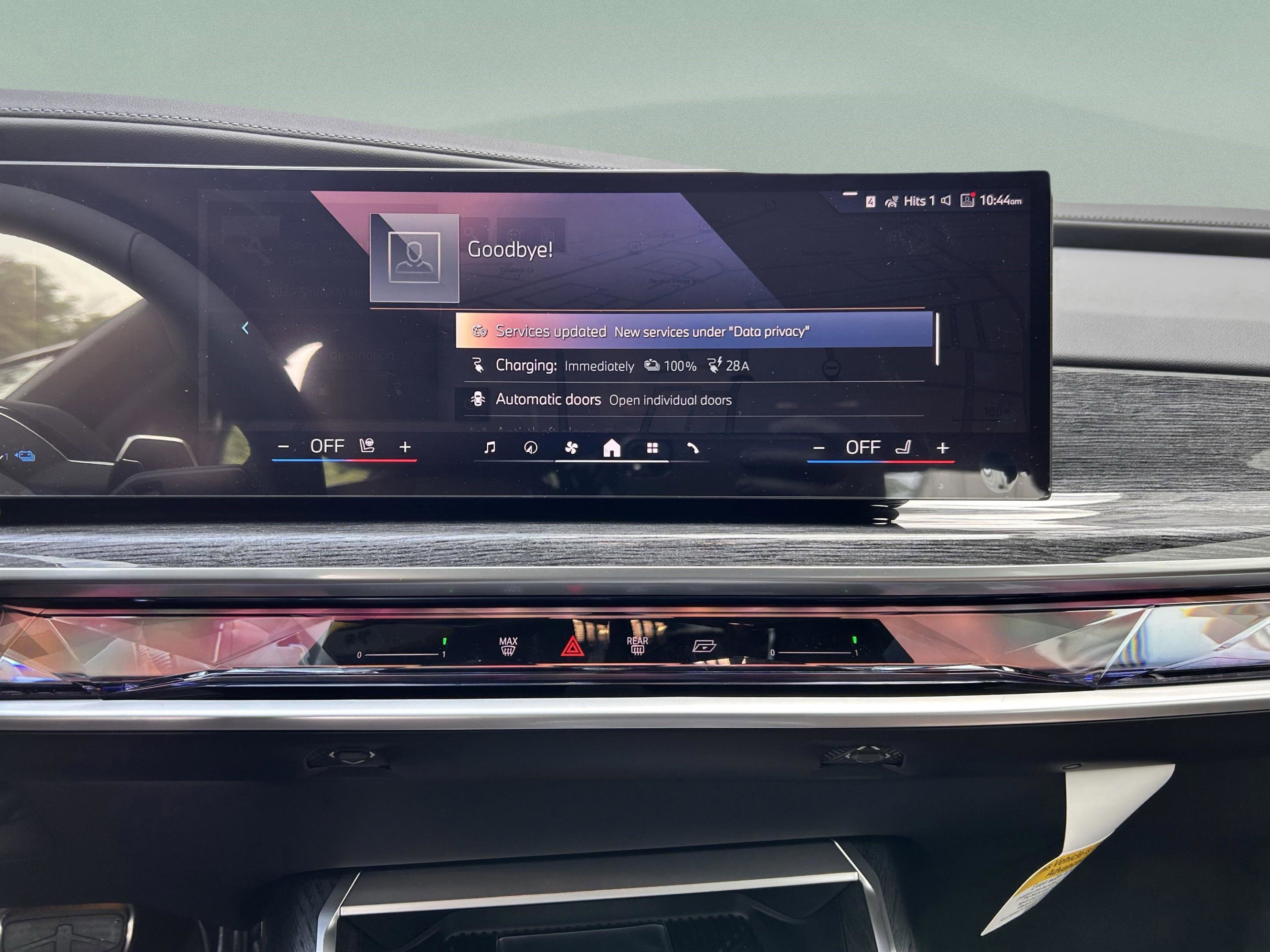 Used 2025 BMW 750e xDrive w/ Executive Package image 15