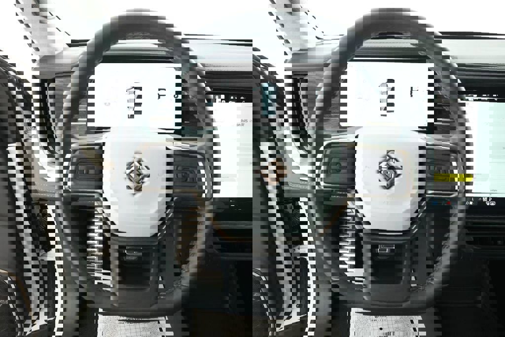 Used 2024 Rivian R1S Adventure image 12