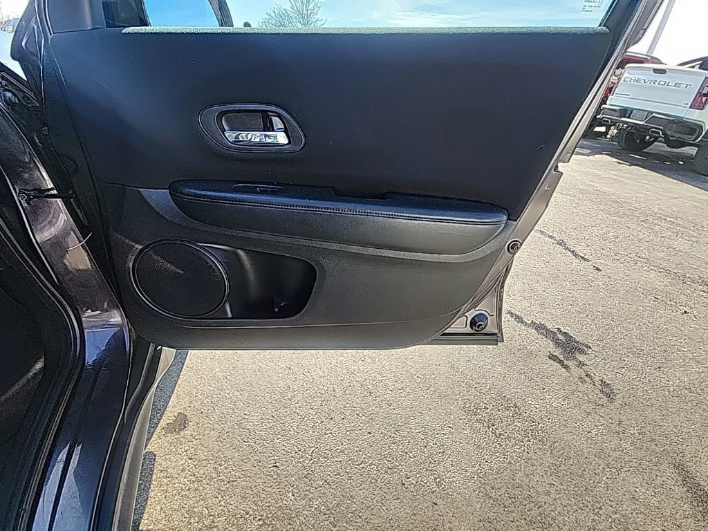 Used 2016 Honda HR-V LX image 30