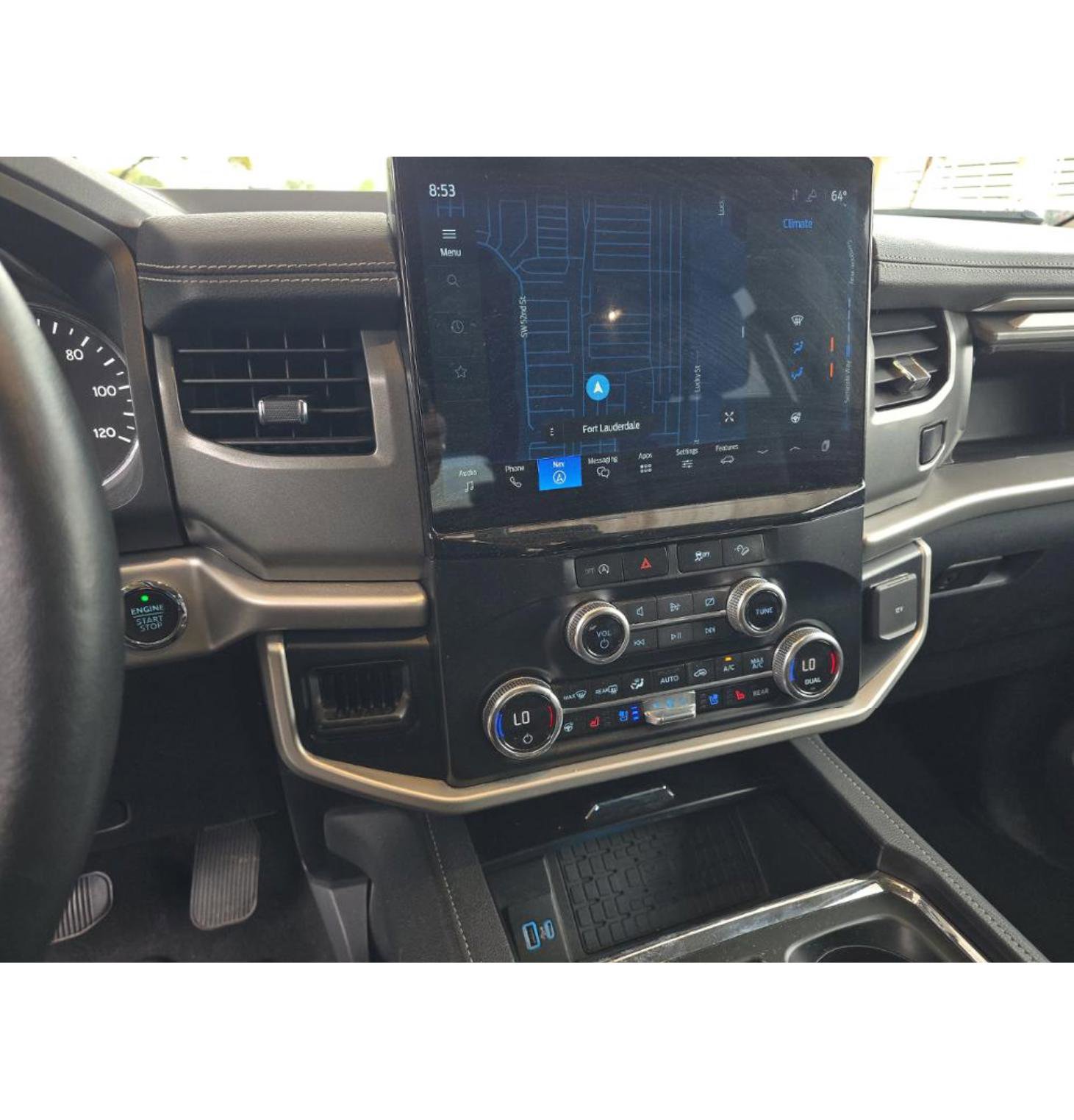 Used 2024 Ford Expedition Max XLT image 21