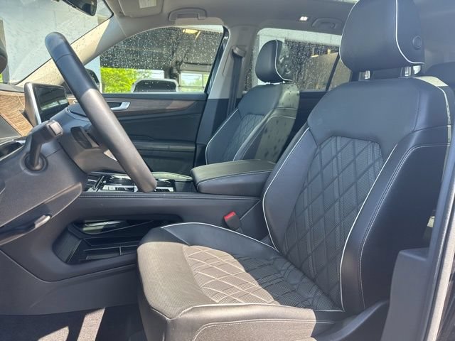 Used 2025 Volkswagen Atlas SEL Premium R-Line AWD/4WD image 9