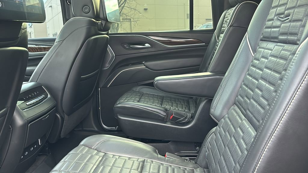 Used 2022 Cadillac Escalade ESV Sport Platinum w/ Heavy-Duty Trailer Package image 31