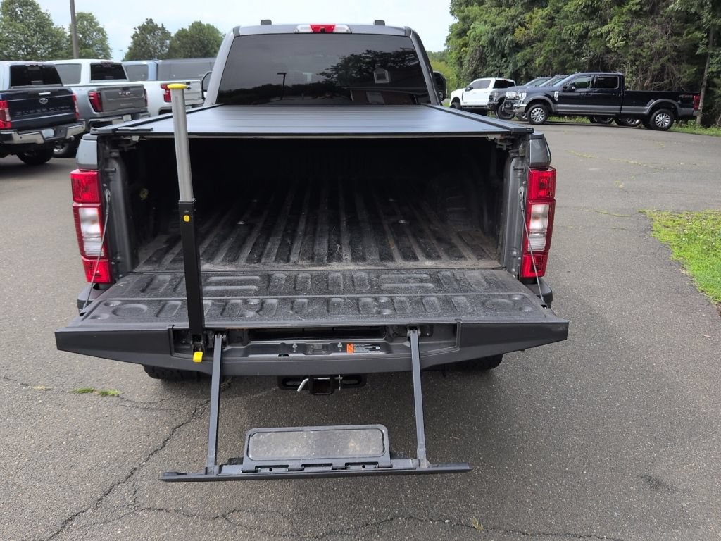 Used 2022 Ford F350 XLT w/ Black Appearance Package AWD/4WD image 12