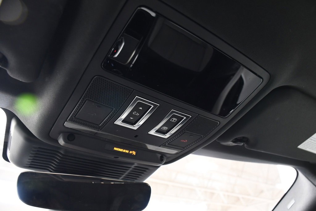 Used 2023 Land Rover Range Rover Evoque R-Dynamic SE image 33